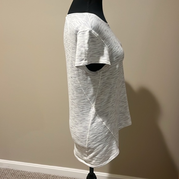 Lululemon shirt - Picture 4 of 4